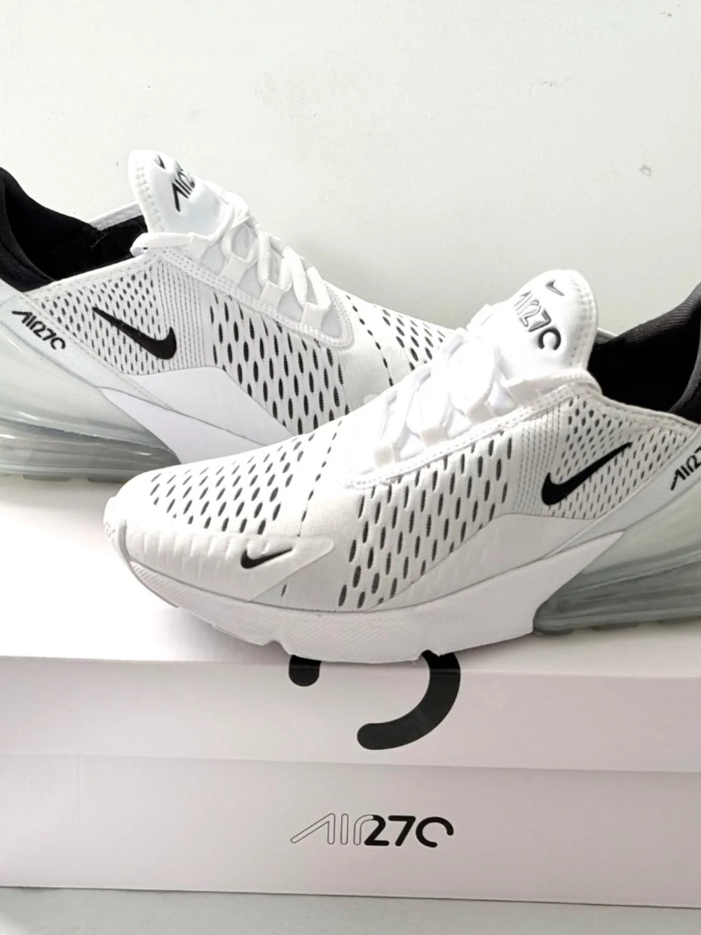 Nike Women's Air Max 270 Sneakers White/Black sz 8.5 - Picture 2 of 7